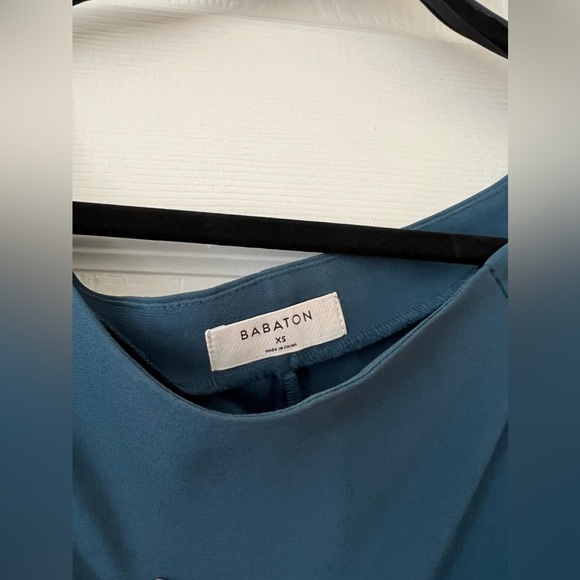 Aritzia Babaton Rodrigo Off Shoulder Blouse - Sz XS - Picture 2 of 3